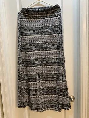 "Maxifalda Lily Rose Pull-on estampado blanco/negro talla grande cintura elástica 30""" Foto 1 de 4