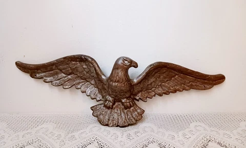 Vintage American Bald Eagle Metal Wall Plaque 17'' long Made In USA Cover