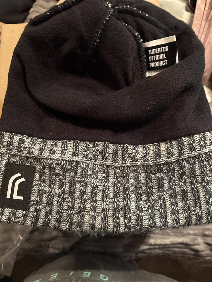 Juventus FÚTBOL Italia GANIE Invierno Sombrero Adulto Talla Negro Blanco  Foto 1 de 3