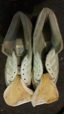   VTG ADIDAS ...SIZE 10...MADE IN  FRANCE.......PREOWNED ...IN  GOOD COND - Image 1 of 4