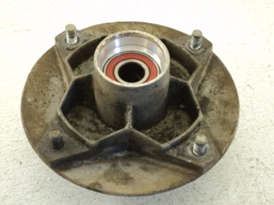 Polaris Xpress 400 Two Stroke #9519 Front Left Wheel Hub - Image 1 of 4