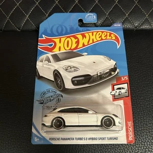 Hot Wheels 2020 | White Porsche Panamera Turbo S E-Hybrid Sport Turismo - Picture 1 of 2