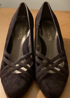 BOMBA CON CUÑA MARKON GAMUZA 7 1/2 W Foto 1 de 4