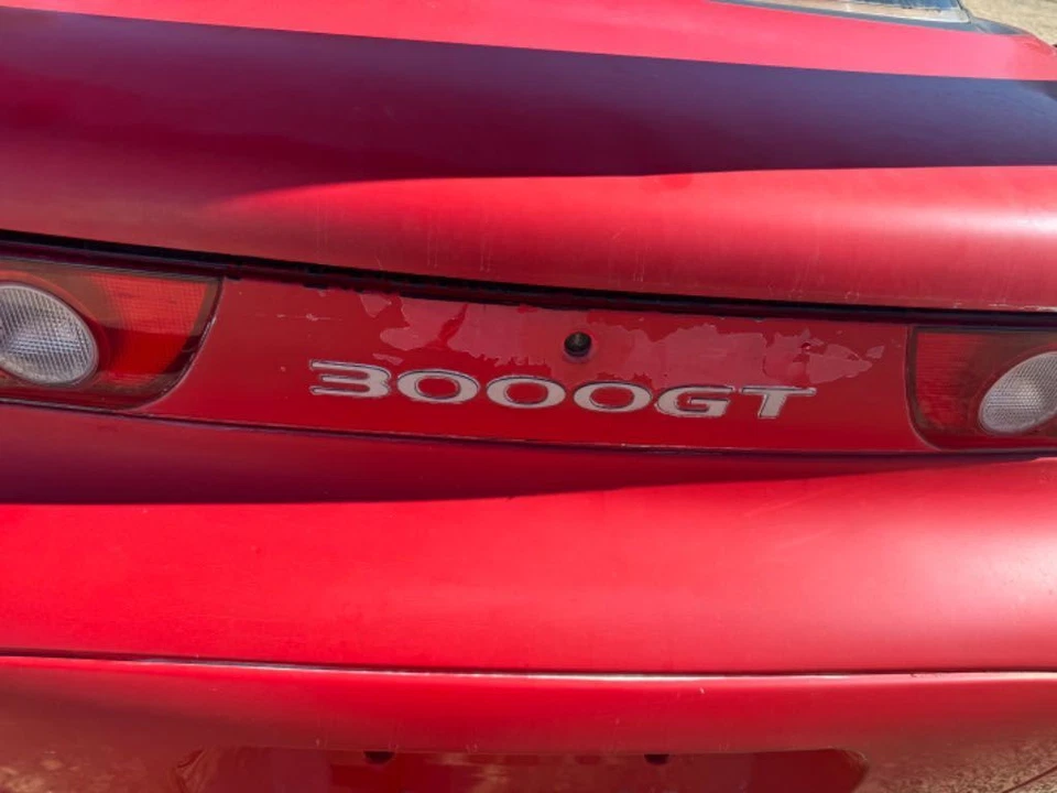 Mitsubishi 3000GT 1994 1995 1996 1997 1998 SOHC Base OEM Panel de acabado trasero rojo Foto 1 de 4