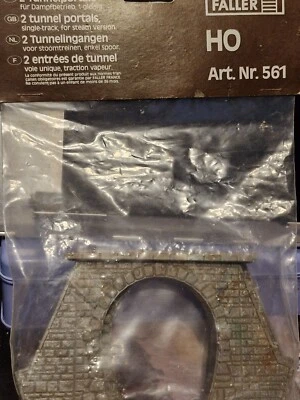 PECO Lineside HO scale 2 x (Stone) Tunnel Portals 15.7 x 8.5 cm - Image 1 of 2