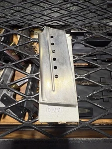 LAR GRIZZLY 10mm 6 Rd Magazine NEW IN BOX Factory Original OEM 🇺🇸 - Picture 1 of 2