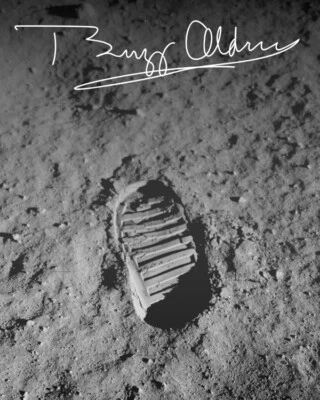 Repro-Autogramm - Apollo 11 - Buzz Aldrin - Fußabdruck - Mond - 11,4 x 14,3cm - Bild 1 von 4