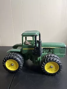 Vintage Pressed Metal ERTL John Deere 1/16 Articulating Tractor 8 Wheel 4WD - Picture 1 of 9