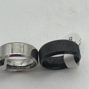 Superman Herren Ring Set 2 verschiedene Logos Größe 8 Neu mit Etikett Neu - Bild 1 von 4