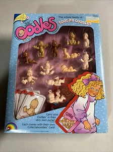 VTG LJN Oodles Whole Family Coochy Coodles Figures Cards & Carrying Case #8421 - Picture 1 of 8