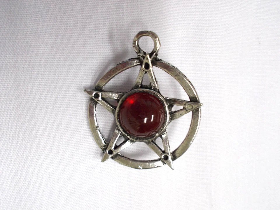 COLLAR ADJ COLGANTE PENTÁCULO BOLA CRISTAL ORBE ESTRELLA PENTAGRAMA Y ORBE ROJO Foto 1 de 1
