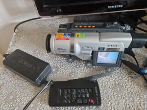 Sony Handycam DCR-TRV120E PAL Digital 8 (Hi8, Video8 kompatibel) Camcorder - Foto 1 di 24