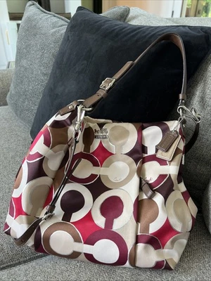 Bolso de Mano Coach Satinado - Borgoña, Tostado, Marrón, Rojo - Herrajes Plateados - 2 Correas Foto 1 de 4