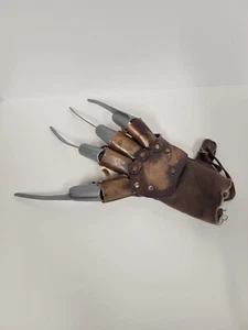 1984 The Second Nightmare on Elm Street Venture FREDDY KRUEGER Glove Vintage  - Picture 1 of 4
