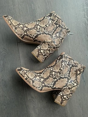 Steve Madden Botas Mujer Talla 9.5 Estampado Serpiente Julianne Botines Tacón Bloque Foto 1 de 4