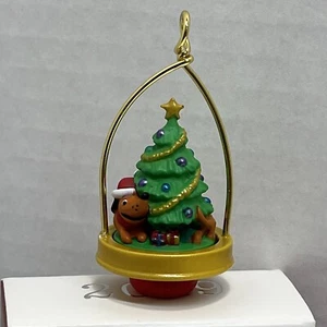 Hallmark Chasing His Tail Miniaturbaum mit Dackel Hund Drehknopf Neu in OVP 2019 - Bild 1 von 16