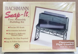 Bachmann 'Snap-It' HO Scale - Operating Pipe Loader Building Kit - Mint In Box - Picture 1 of 4