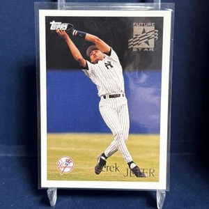 1996 Topps #219 Derek Jeter ~ NY Yankees ⚾ Great Early Rookie! ⚾ - Picture 1 of 2