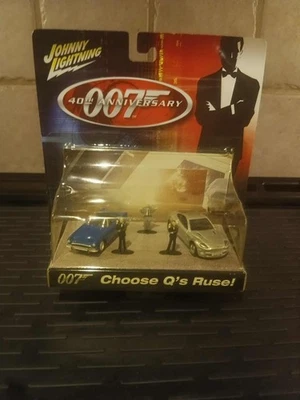 Johnny Lightning JAMES BOND 007 Choose Q's RUSE! American Flashbacks 1:64 40th - Image 1 of 3