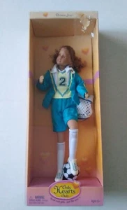 Only Hearts Club African Briana Joy Puppe Fußball Outfit biegsam & schön - Bild 1 von 7