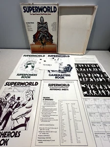 Superworld Fantasy RPG 1983 Chaosium Steve Perrin rara scatola originale incompleta - Foto 1 di 13
