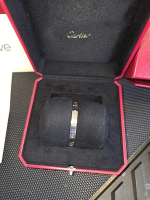 Brazalete Cartier Love de oro blanco Foto 1 de 4