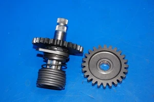 2008 89-20 RM85 RM80 OEM KICK START SHAFT GEAR SPINDLE IDLE GEAR 26211-02B04 - Picture 1 of 15