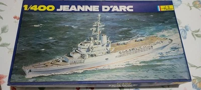 PORTAELICOTTERI JEANNE D'ARC IN SCALA 1:400 HELLER - Immagine 1 di 2