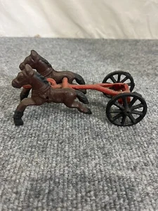 Vintage 5"" Gusseisen Metall Pferd Team und Wagen - Bild 1 von 6