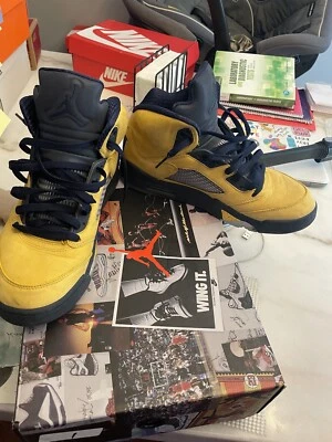 Talla 10 - Jordan 5 Retro SP Michigan 2019 Foto 1 de 3