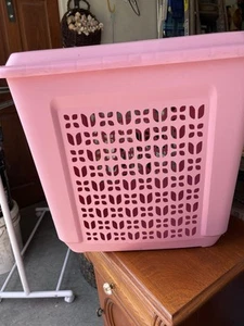 VTG 80s Rubbermaid PINK Laundry Hamper Basket Tulip Floral Pink  RETRO - Picture 1 of 9