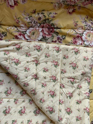 RALPH LAUREN Sophie *TWIN Bed COMFORTER Brooke Striped FLORAL Yellow BLUE TAG - Image 1 of 4