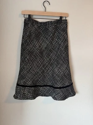 Vintage Gap Lined Tweed Skirt With Velvet Size 6 From Holiday 04 Collection - Image 1 of 4