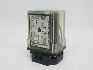 Warrick Controls 16MB1A0 Plug-In Liquid Level Sensor 1NO/1NC 120VAC 50/60Hz USED - Picture 1 of 4