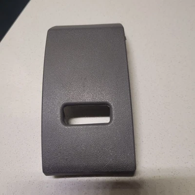 2005 - 2009 年日产 Frontier Pathfinder Xterra 熔断器访问盖 68964-EA000 — 第 1/4 张图片