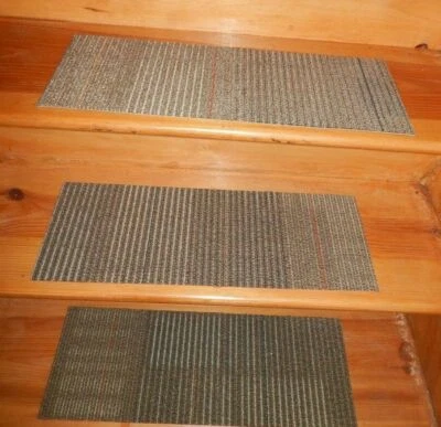 Alfombra de peldaños de escalera interior de 13 peldaños alfombra de 8"" x 24""". Foto 1 de 4