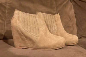 Aéropostale Designed In NYC Beautiful Boots Size 6 - Picture 1 of 5