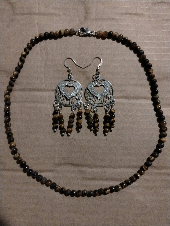 Pendientes y collar Foto 1 de 1