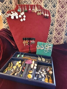 Large Lot of 33 vintage to now pierced Dangle Earrings #155 - Picture 1 of 23