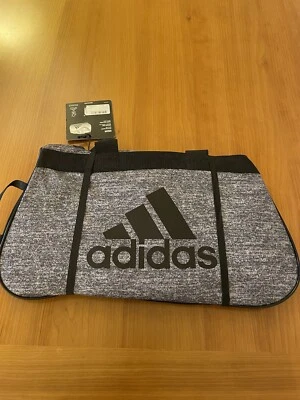Bolsa de ginástica Adidas masculina Diablo pequena cinza e preta nova com etiquetas - Imagem 1 de 4