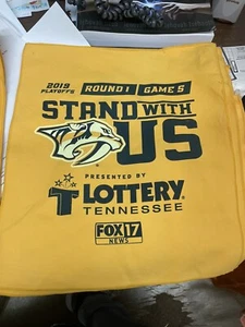 Nashville Predators Gold Stand Up With Us Toalla LED 13,5”x12” Tn Lottery 2019 - Imagen 1 de 4