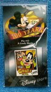 VECCHIA SPILLA HTF Disney 100 anni di sogni #62 film pippo 1995 campeggio Bigfoot - Foto 1 di 3