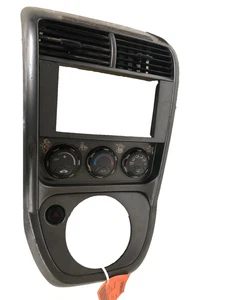 2003 HONDA ELEMENT EX Audio Radio AM FM Trim Bezel Panel w/ Heater Vent OEM - Picture 1 of 15