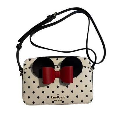 Bolso para cámara Disney x KATE SPADE New York Minnie Mouse a lunares Foto 1 de 4