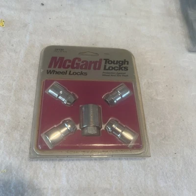 MCGARD 24130 Cerraduras de rueda de asiento cono cromado (1/2" - Tamaño de 20 roscas) - Juego de 4 Foto 1 de 4