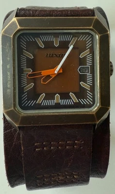 Reloj Nixon Vector Correa de Cuero Marrón Para Hombre Surf Analógico Correr Foto 1 de 4