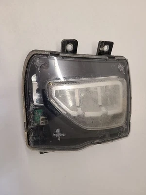 2016-2019 CHEVROLET SILVERADO 1500 PICKUP  Passenger Corner/Park Light Fog Lamps - Image 1 of 4