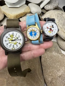 lot of 3 Vintage Disney Cinderella & 2 Mickey Mouse Watches one is running - Picture 1 of 4