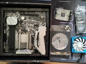 Ryzen 4650g Pro + B450M steel Legend - Foto 1 di 5