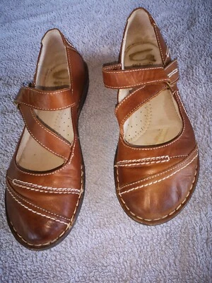 Chaussures femme plates en cuir marron, pointure 37 - Photo 1/4